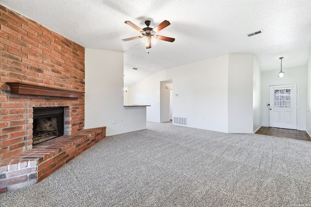 10434 SHALLOW XING, Converse, TX 78109