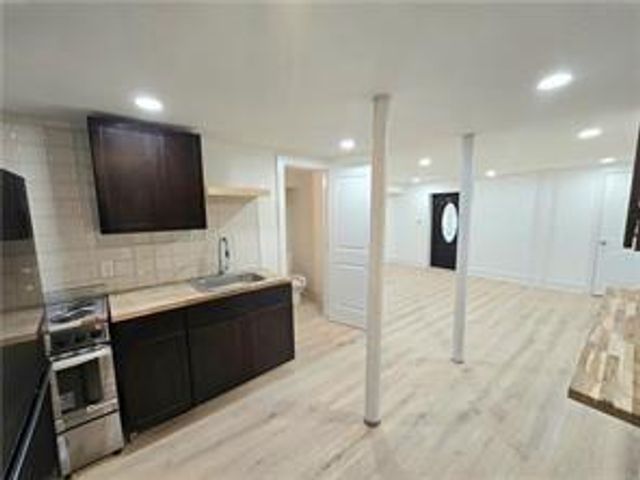 1022 Mayson Turner Road NW, Atlanta, GA 30314