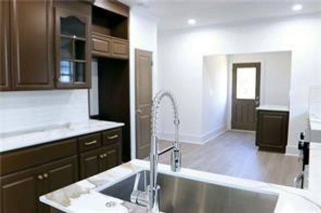 1022 Mayson Turner Road NW, Atlanta, GA 30314