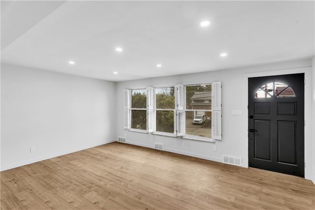 409 Grove Rd, Verona, PA 15147