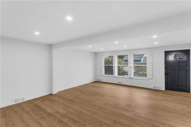 409 Grove Rd, Verona, PA 15147