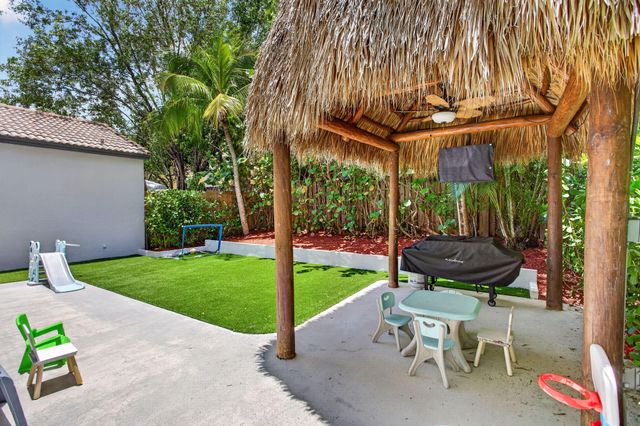 5809 Eagle Cay Lane, Coconut Creek, FL 33073
