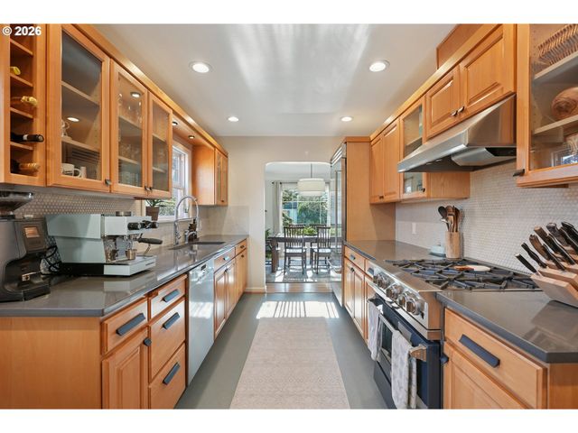 112 W 35TH St, Vancouver, WA 98660