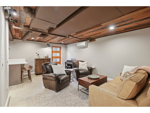 112 W 35TH St, Vancouver, WA 98660