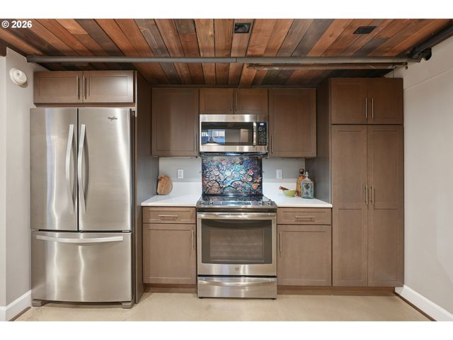 112 W 35TH St, Vancouver, WA 98660