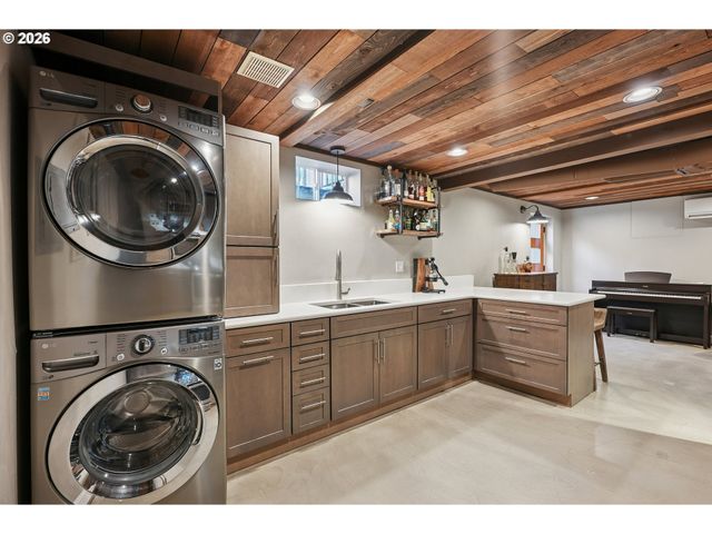 112 W 35TH St, Vancouver, WA 98660