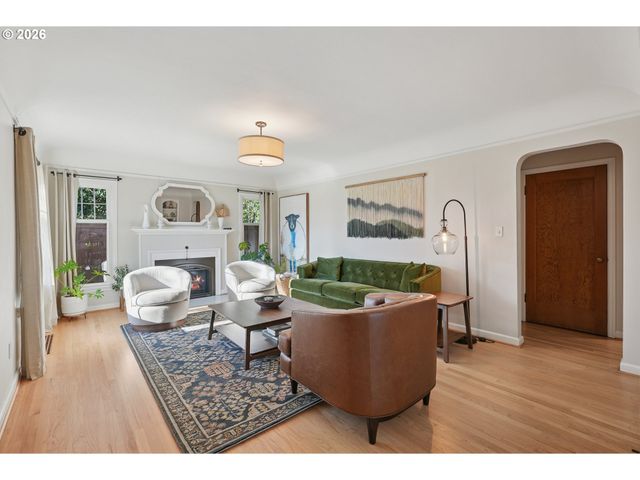 112 W 35TH St, Vancouver, WA 98660