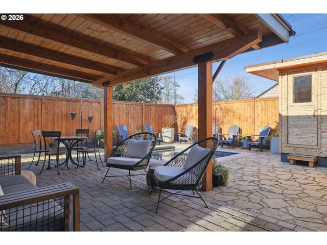 112 W 35TH St, Vancouver, WA 98660