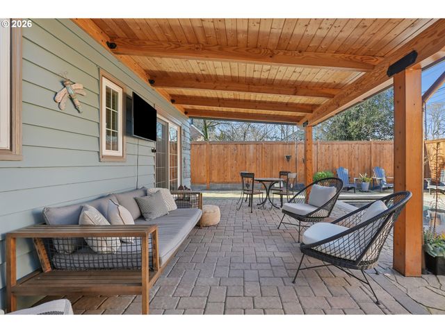 112 W 35TH St, Vancouver, WA 98660