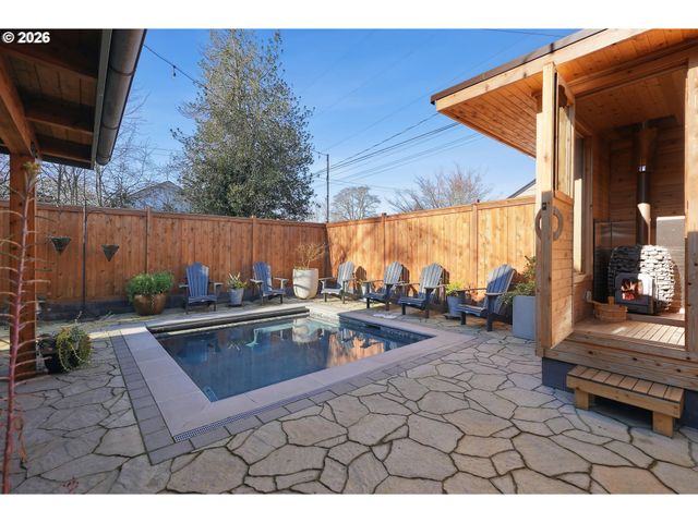 112 W 35TH St, Vancouver, WA 98660