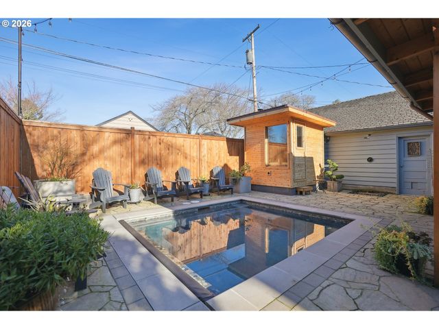 112 W 35TH St, Vancouver, WA 98660