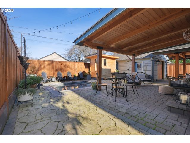 112 W 35TH St, Vancouver, WA 98660