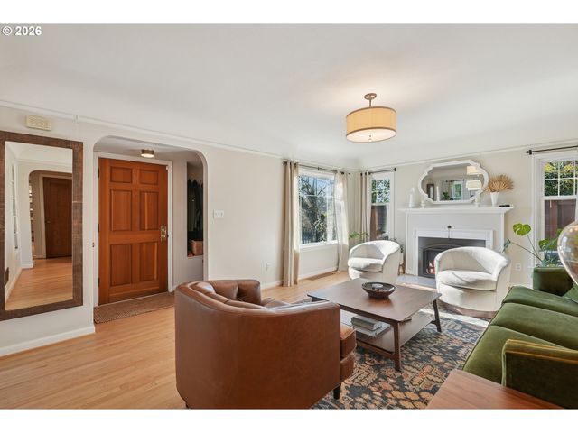 112 W 35TH St, Vancouver, WA 98660