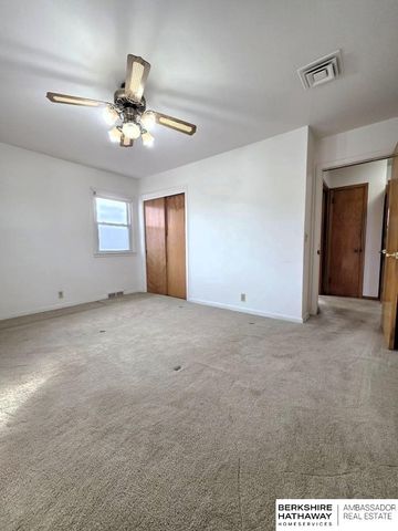 6916 S 41st Avenue, Bellevue, NE 68147