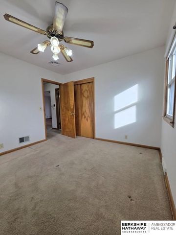 6916 S 41st Avenue, Bellevue, NE 68147