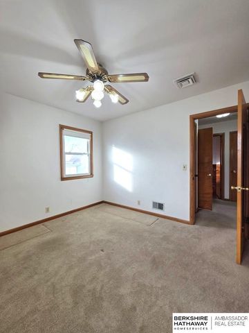 6916 S 41st Avenue, Bellevue, NE 68147