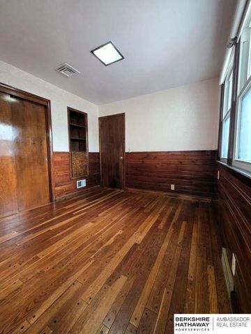 6916 S 41st Avenue, Bellevue, NE 68147