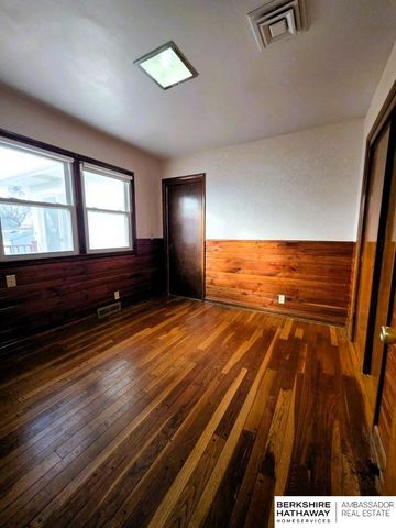 6916 S 41st Avenue, Bellevue, NE 68147