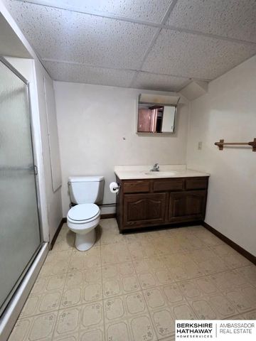 6916 S 41st Avenue, Bellevue, NE 68147