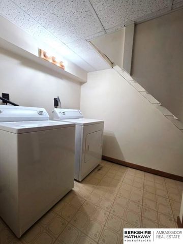 6916 S 41st Avenue, Bellevue, NE 68147