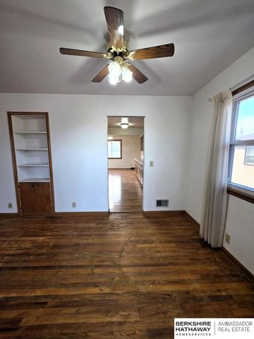 6916 S 41st Avenue, Bellevue, NE 68147