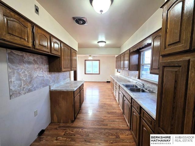 6916 S 41st Avenue, Bellevue, NE 68147