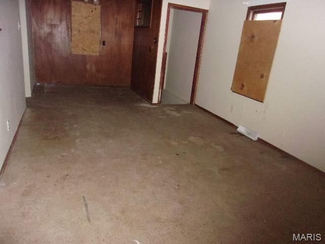 9920 Diamond Drive, St Louis, MO 63137