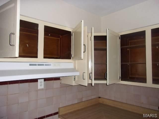 9920 Diamond Drive, St Louis, MO 63137