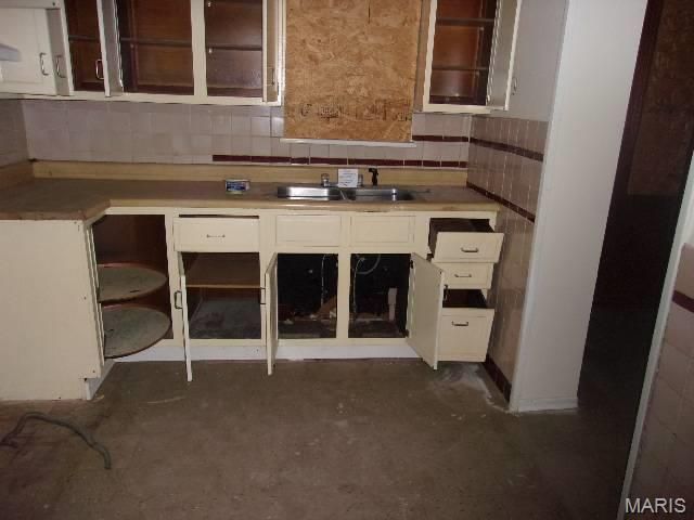 9920 Diamond Drive, St Louis, MO 63137