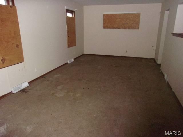 9920 Diamond Drive, St Louis, MO 63137