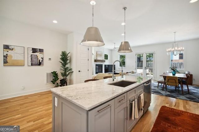 129 Holiday Avenue UNIT #B, Atlanta, GA 30307