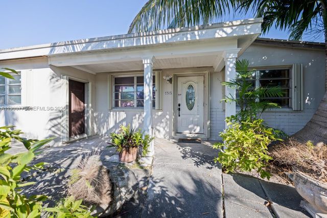 7515 SW 32nd St, Miami, FL 33155