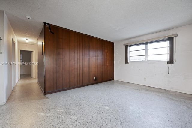 7515 SW 32nd St, Miami, FL 33155