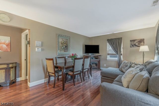 21 Louis Ave, Middlesex Boro, NJ 08846