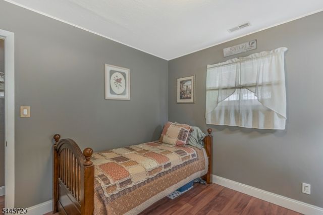 21 Louis Ave, Middlesex Boro, NJ 08846