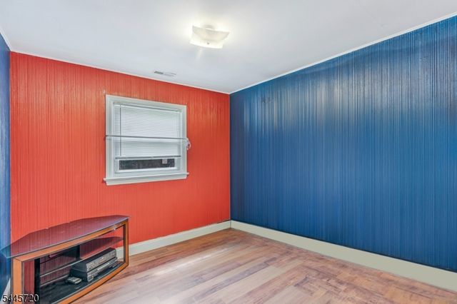 21 Louis Ave, Middlesex Boro, NJ 08846