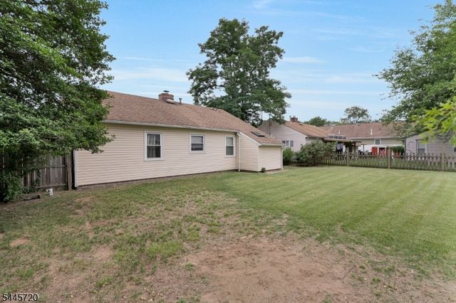 21 Louis Ave, Middlesex Boro, NJ 08846