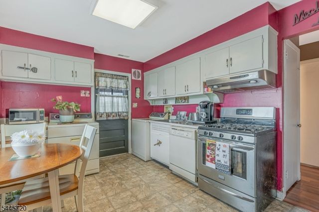 21 Louis Ave, Middlesex Boro, NJ 08846