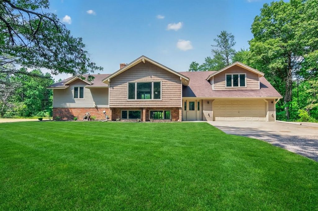 20740 Viking Boulevard NE, Wyoming, MN 55092 — exterior