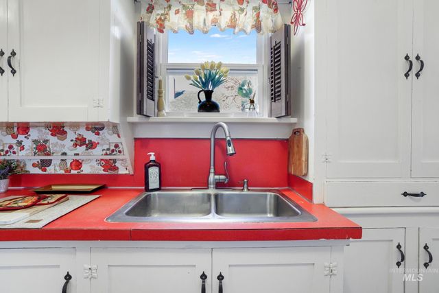 305 Madison St W, Kimberly, ID 83341