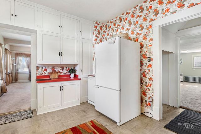 305 Madison St W, Kimberly, ID 83341