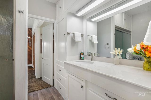 305 Madison St W, Kimberly, ID 83341