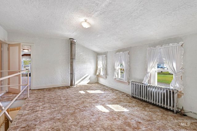 305 Madison St W, Kimberly, ID 83341