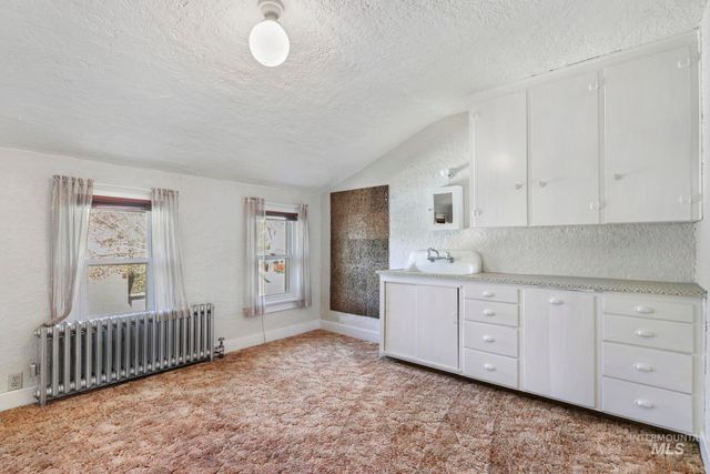 305 Madison St W, Kimberly, ID 83341