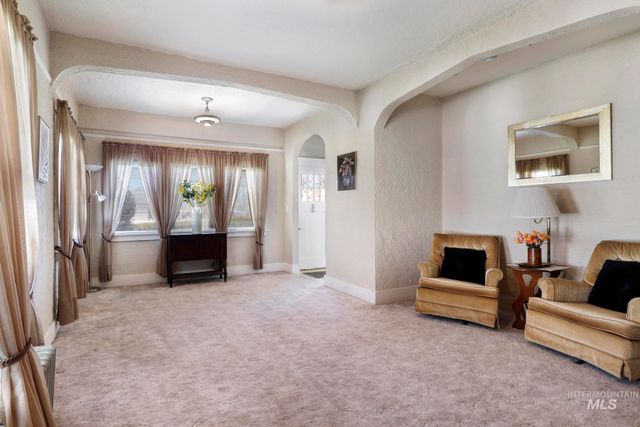 305 Madison St W, Kimberly, ID 83341