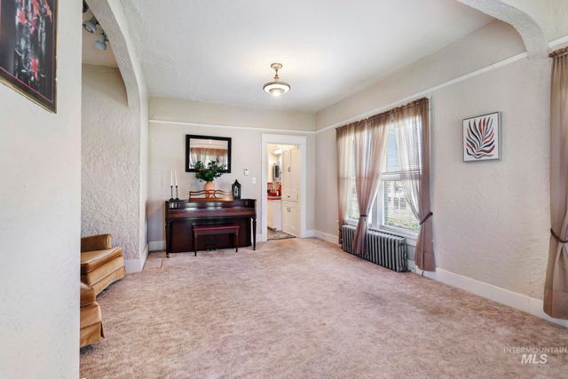 305 Madison St W, Kimberly, ID 83341