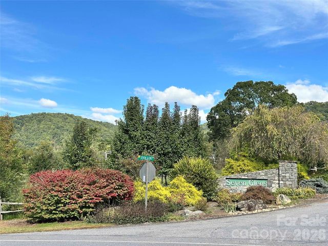 94 Locust Grove Lane, Weaverville, NC 28787