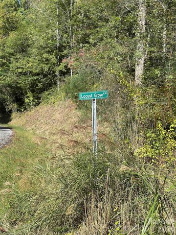 94 Locust Grove Lane, Weaverville, NC 28787