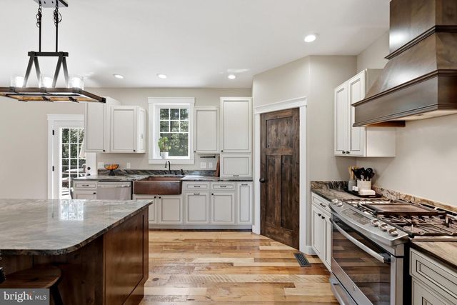 2251 HUNTING RIDGE RD, Winchester, VA 22603
