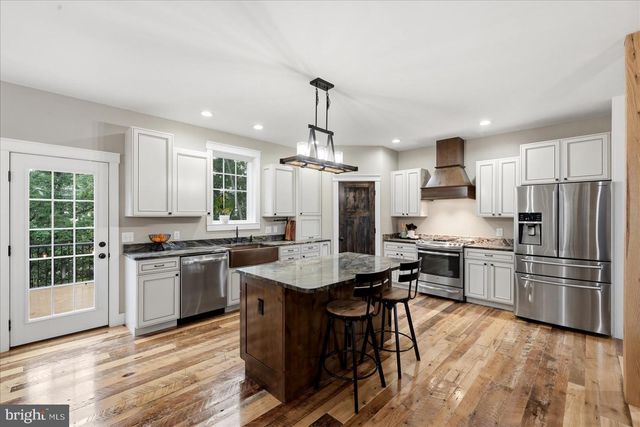 2251 HUNTING RIDGE RD, Winchester, VA 22603